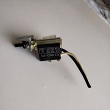 PIONEER CT-F1050 ESB-70240R 07 2 BOTON DE ENCENDERLO 1368095