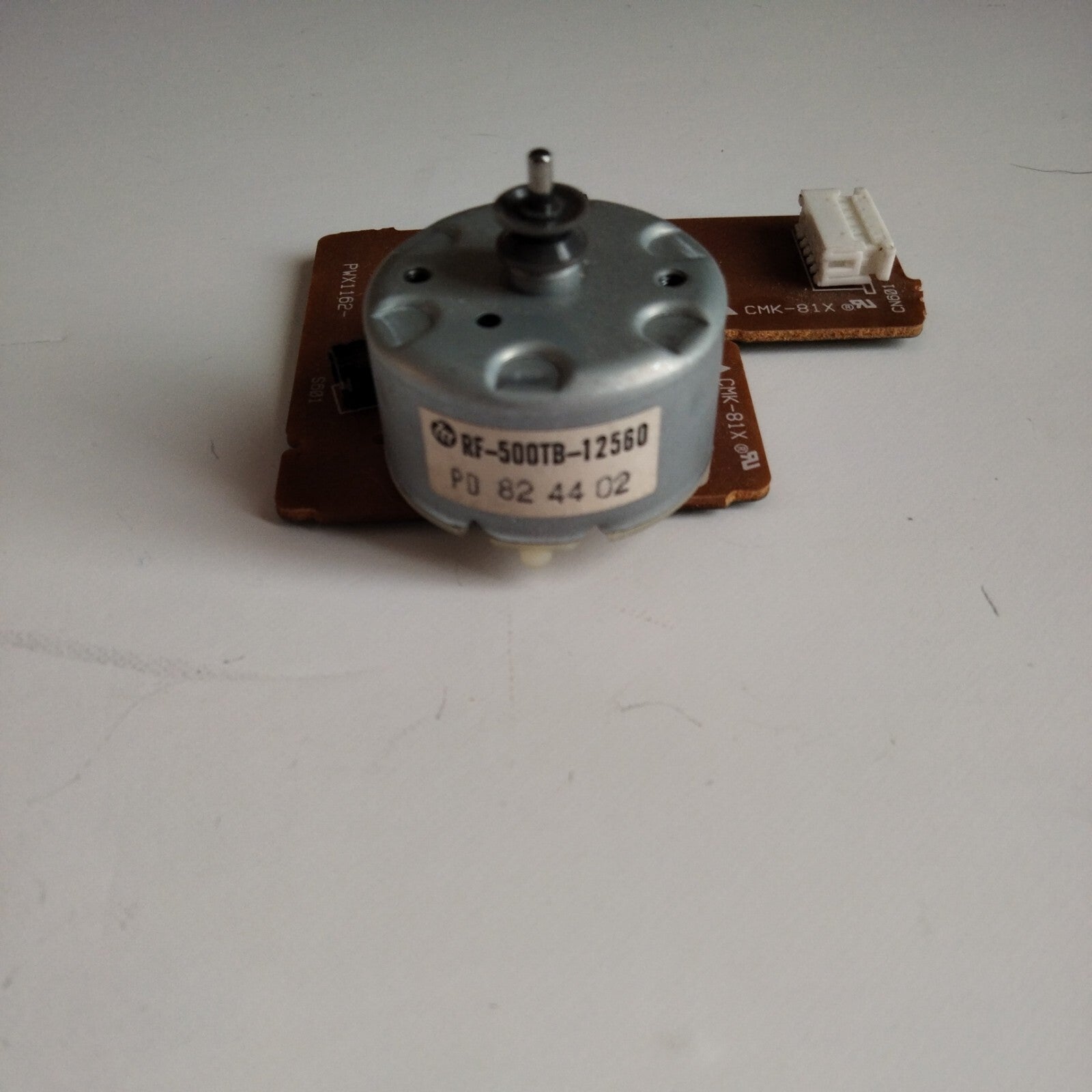PD 82 44 02  MOTOR RF-500TB-12560 Placa PNP 1227-A 1368107